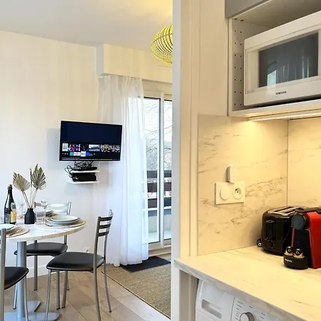 Le Panoramic View דוביל